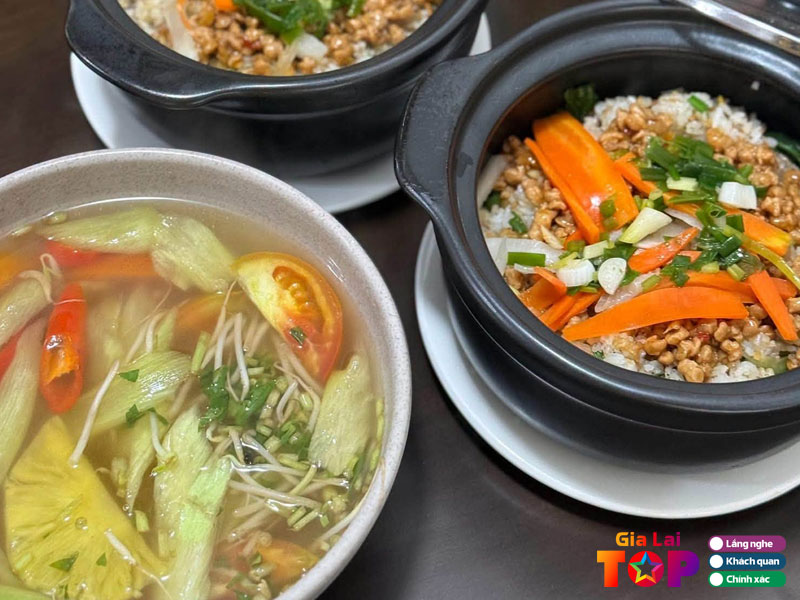 Anh-quang-vegan-restaurant-coffee-gialaitoplist
