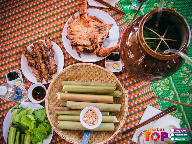 Com-lam-ga-nuong-iateng-gialaitoplist